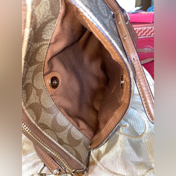GORGEOUS🌟COACH SIGNATURE COATED CANVAS CROSSBODY 🌟GUC - CLEAN! - Picture 8 of 15